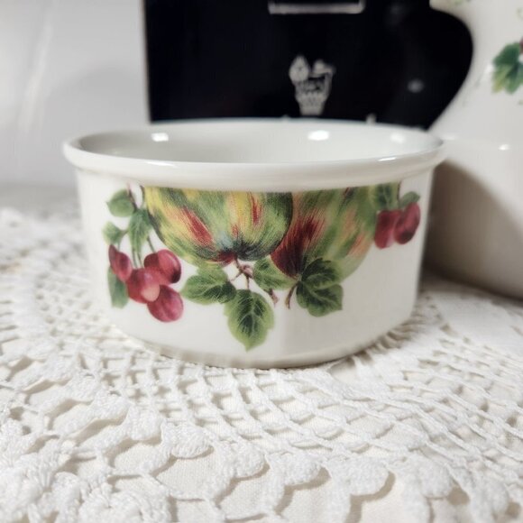 Royal Doulton Creamer & Open Sugar Bowl Everyday Vintage Grape England 1994 - Picture 3 of 8